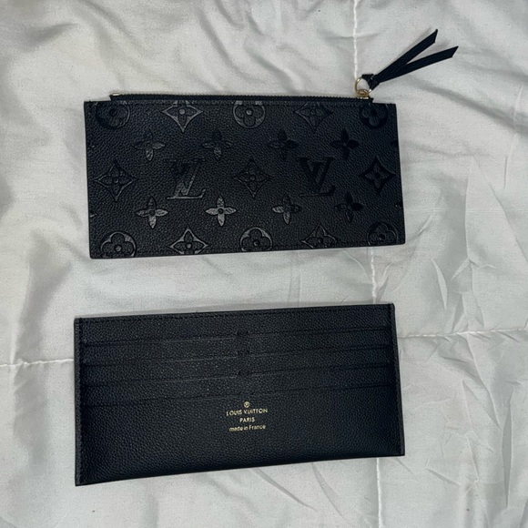 Elegant Black Crossbody Bag - Picture 6 of 10